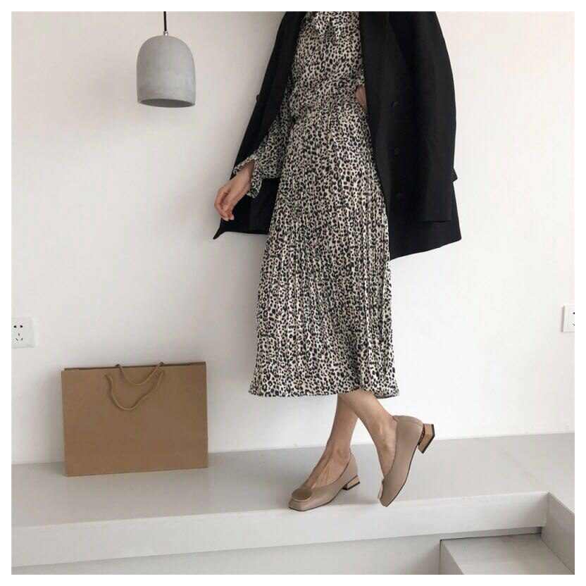 DONLEE QUEEN Women Flats Shoes Low Wooden Heel Ballet Square Toe Shallow Buckle Brand Shoes Slip On Loafer Big Size 35- 41 Mujer DONLEE QUEEN Women Flats Shoes Low Wooden Heel Ballet Square Toe Shallow Buckle Brand Shoes Slip On Loafer Big Size 35- 41 Mujer