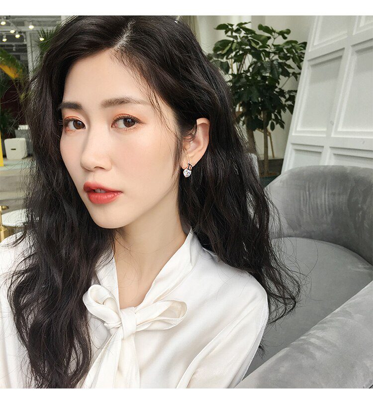 European and American personality shiny D letter asymmetric Earrings sexy party queen Earrings fashion trendsetter lady Earrings