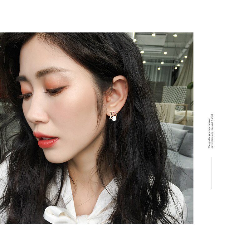 European and American personality shiny D letter asymmetric Earrings sexy party queen Earrings fashion trendsetter lady Earrings