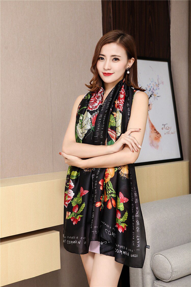 2020 Luxury Brand Women Scarf Autumn Silk Scarves Shawls Lady Wraps Soft Pashimina Foulard Female Echarpe Designer Stole Bandana