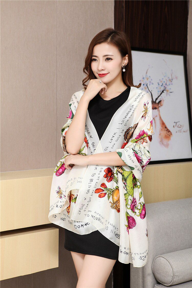 2020 Luxury Brand Women Scarf Autumn Silk Scarves Shawls Lady Wraps Soft Pashimina Foulard Female Echarpe Designer Stole Bandana