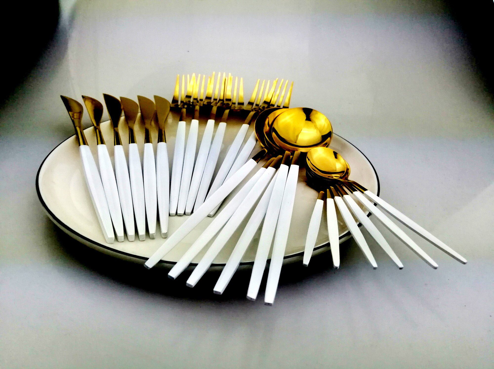 24pcs White Gold Dinnerware Set Stainless Steel Knife Fork Spoon Cutlery Set Kitchen Tableware Set Flatware Set Wholesale