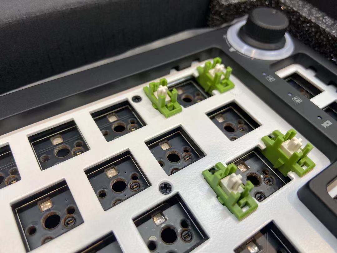 TM680 Hot Swap Mechanical Keyboard Kit Wireless 3 Mode RGB Compatiable With 3/5 Pins For Cherry Gateron Kailh Dial Knob Keyboard