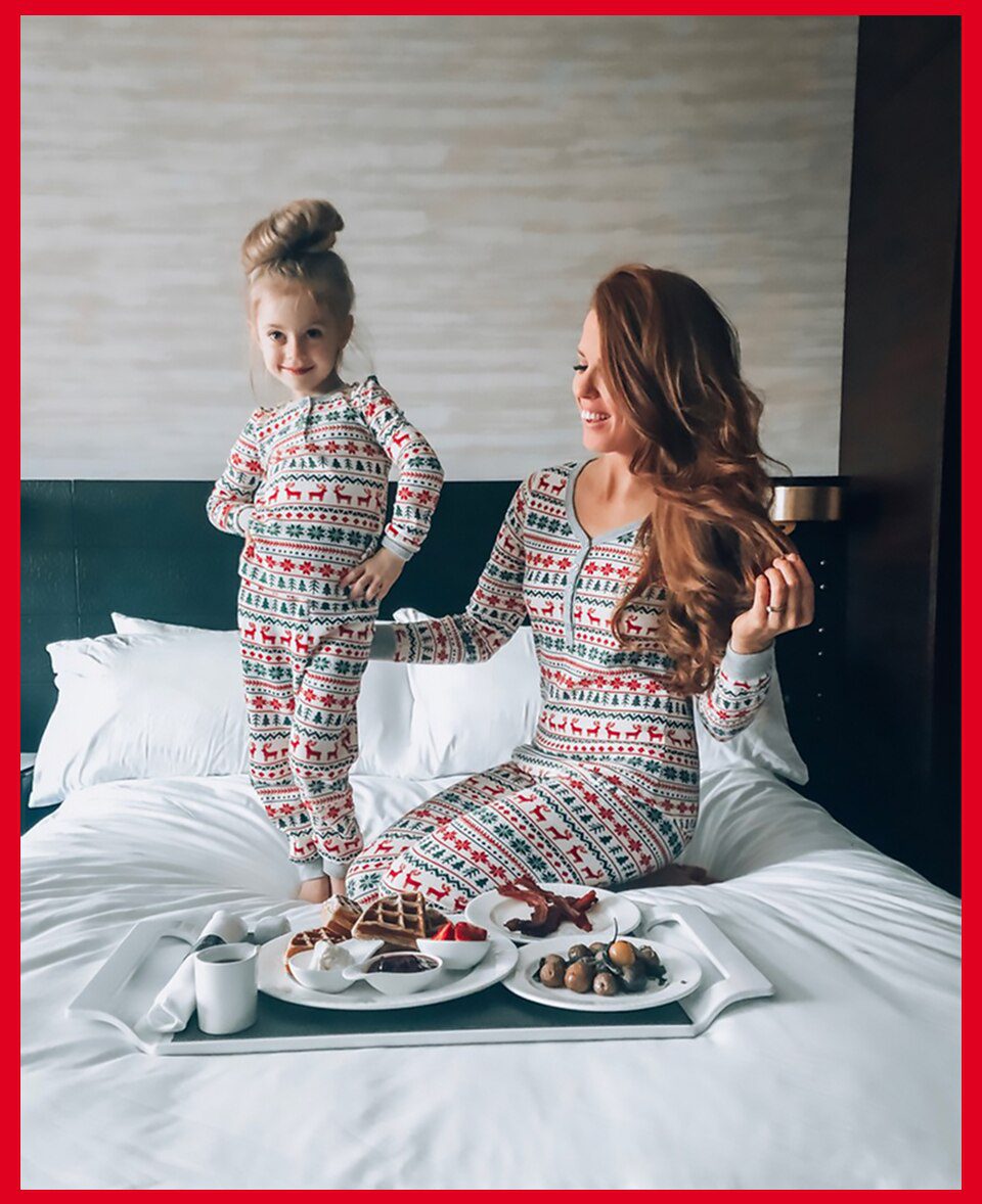 Christmas Pajamas Family Matching 2022 New Year Father Mother Kids Baby Look Clothes Set Dad Mom And Daughter Son Pyjamas Outfit