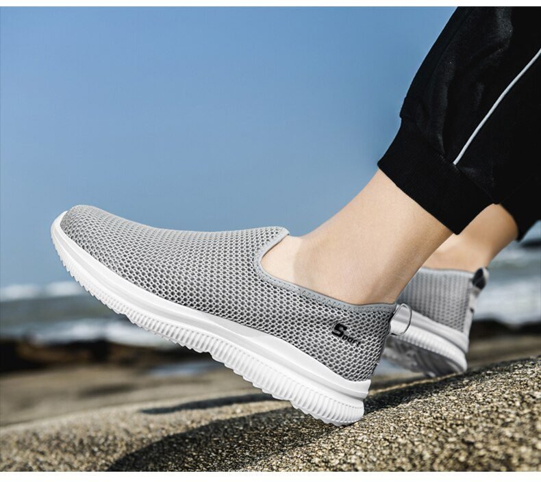 2021 New Shoes Men Loafers Light Walking Breathable Summer Comfortable Casual Shoes Men Sneakers Zapatillas Hombre Plus Couple