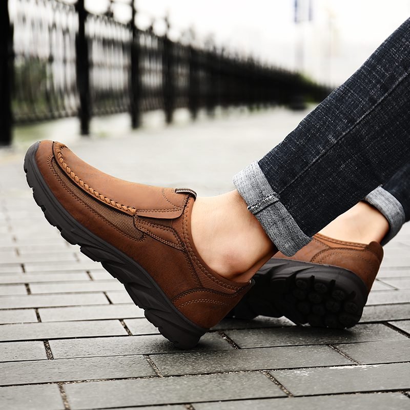 Men Casual Shoes Brand 2021 Fashion Mens Loafers Moccasins Breathable Slip on Retro Driving Shoes Men Sneakers Plus Size 39-48