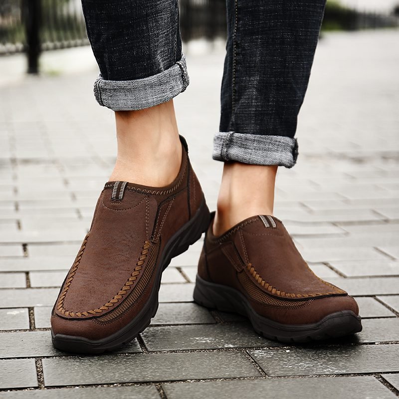 Men Casual Shoes Brand 2021 Fashion Mens Loafers Moccasins Breathable Slip on Retro Driving Shoes Men Sneakers Plus Size 39-48