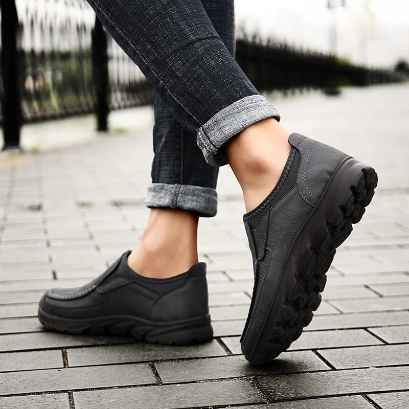 Men Casual Shoes Brand 2021 Fashion Mens Loafers Moccasins Breathable Slip on Retro Driving Shoes Men Sneakers Plus Size 39-48