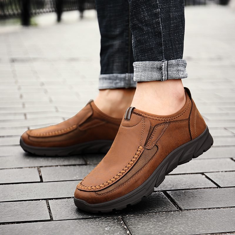 Men Casual Shoes Brand 2021 Fashion Mens Loafers Moccasins Breathable Slip on Retro Driving Shoes Men Sneakers Plus Size 39-48