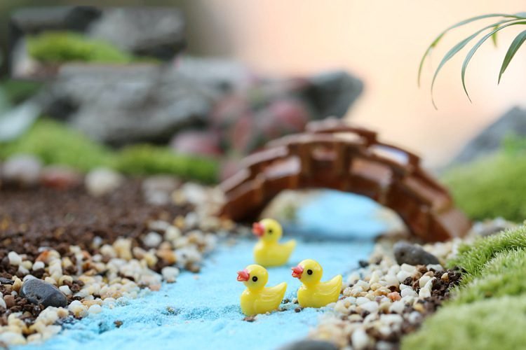 5 Pcs Cute Yellow Duck Miniature Figurine Ornaments Micro Landscape Decoration Accessories Simulated Animal Resin Charms Crafts
