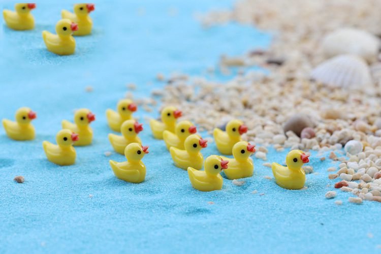 5 Pcs Cute Yellow Duck Miniature Figurine Ornaments Micro Landscape Decoration Accessories Simulated Animal Resin Charms Crafts