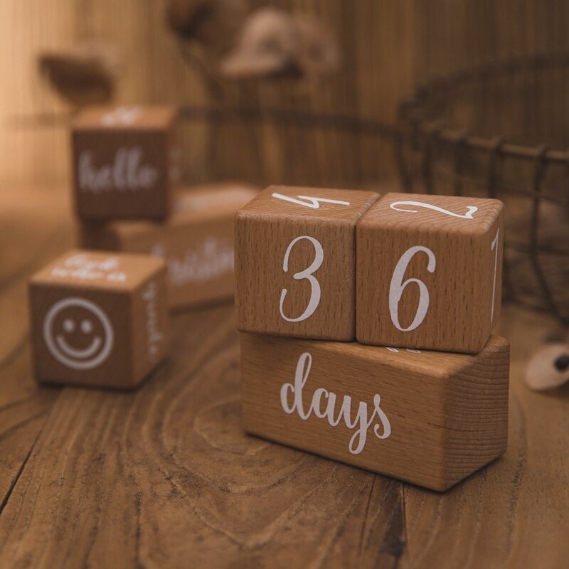 1Set Baby Milestone Cards Wooden Block With Box Commemorate Baby Birth Photography Prop Block Newborn Photography Props Set