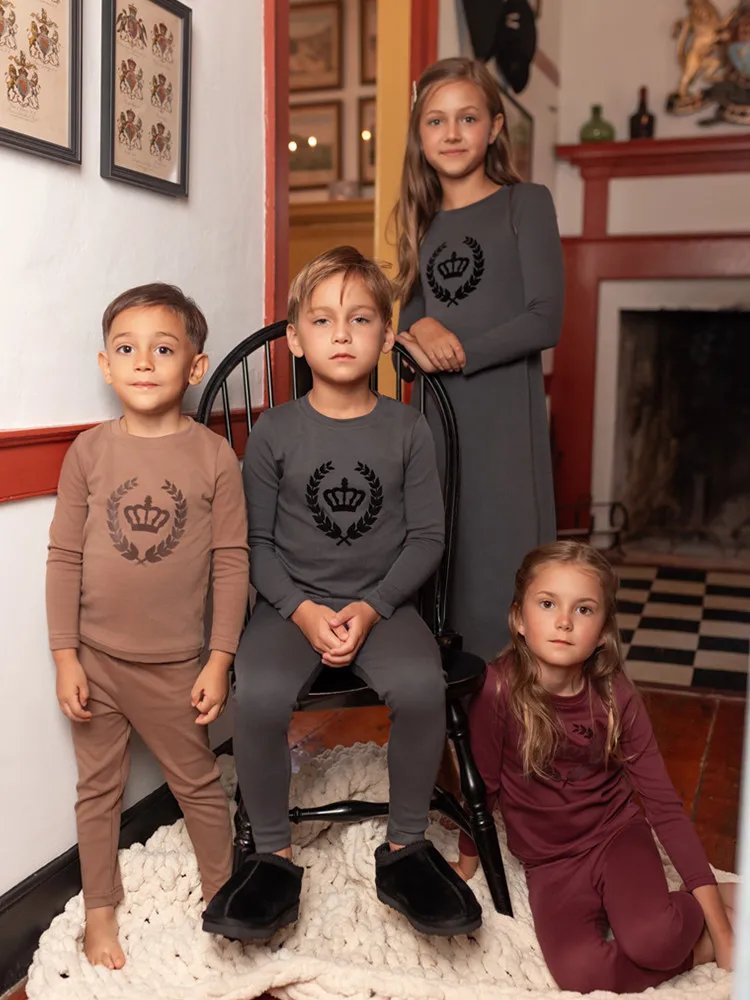 AP 2025 AW Royal velvet crown cotton pj children fashion family matching clothes kids boys girls autumn winter casual clothing