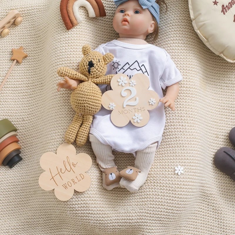 Wooden Baby Flower Shape Milestone Card Monthly Memorial Card Newborn Birthday Photography Accessories For Baby Birth Gift