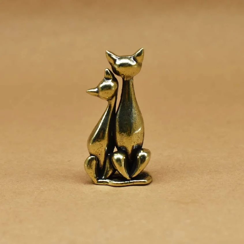 Couple Cat Ornament Vintage Brass Sculpture Art Piece Intertwined Loving Cats Artwork for Home Office Cat Statue Home Decoration