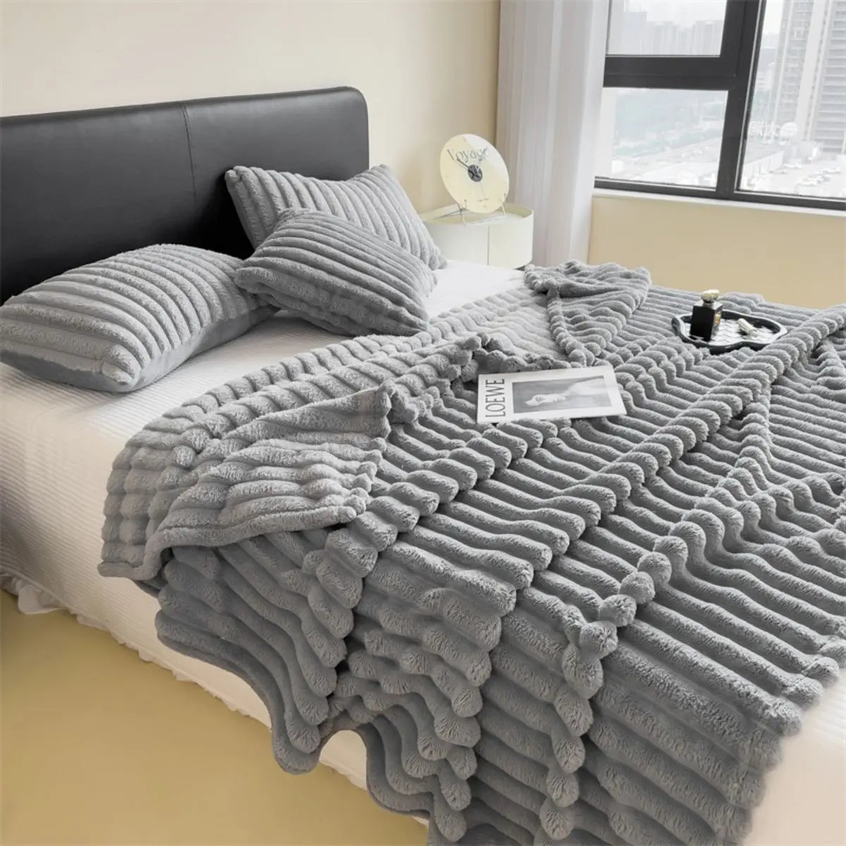Solid color thickened wide striped multifunctional blanket, can be used as bed sheet cover blanket, nap blanket, pet blanket Solid color thickened wide striped multifunctional blanket, can be used as bed sheet cover blanket, nap blanket, pet blanket