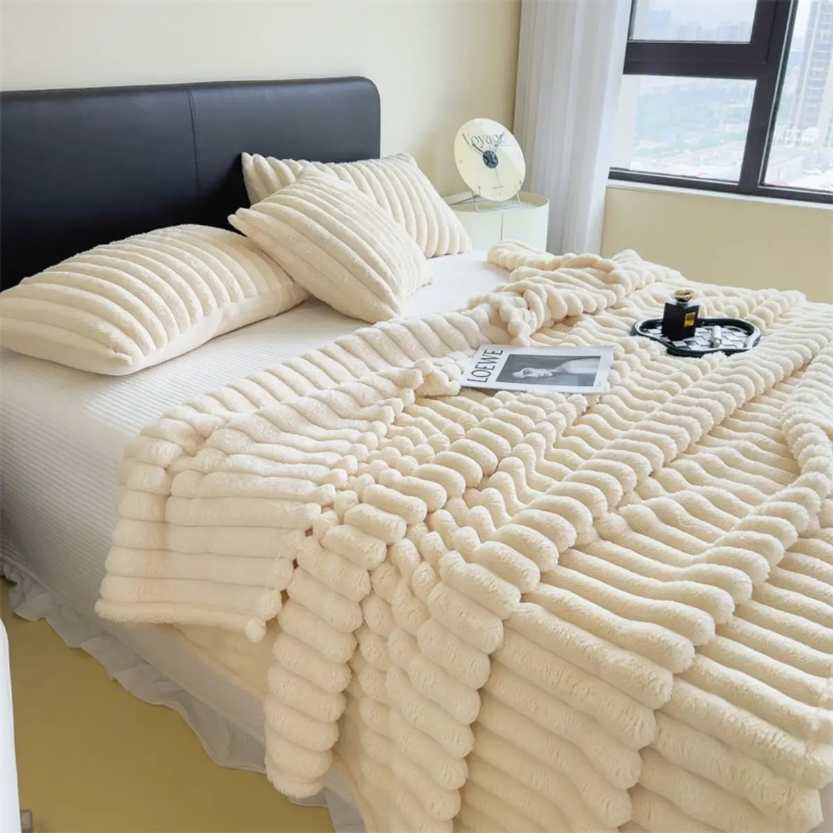Solid color thickened wide striped multifunctional blanket, can be used as bed sheet cover blanket, nap blanket, pet blanket Solid color thickened wide striped multifunctional blanket, can be used as bed sheet cover blanket, nap blanket, pet blanket