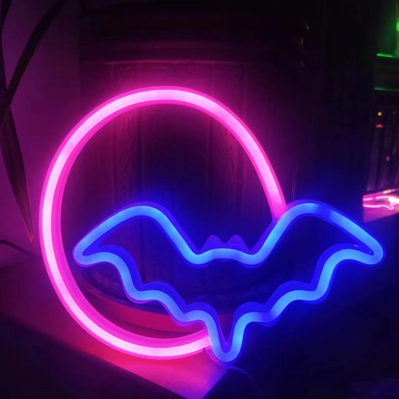 Halloween Bat Spirit LED Neon Wall Decor for Party Gift - Terrifying Atmosphere - USB or Battery Powered
